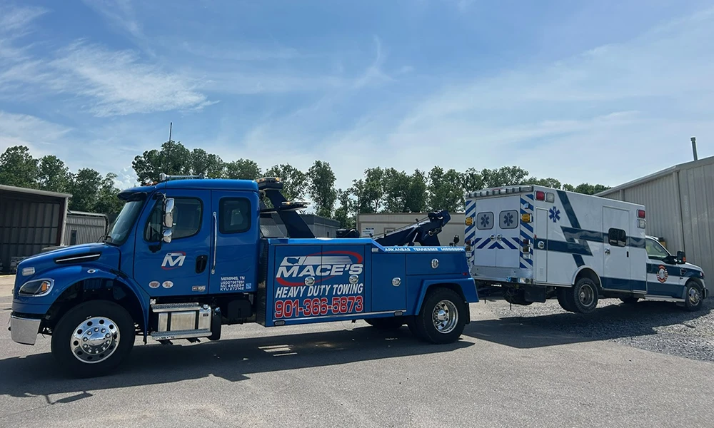 Mace's medium duty tow truck